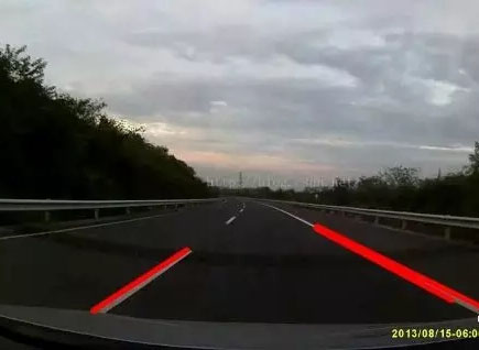 機器視覺檢測系統(tǒng)在車道線檢測與追蹤上的應(yīng)用-機器視覺_視覺檢測設(shè)備_3D視覺_缺陷檢測