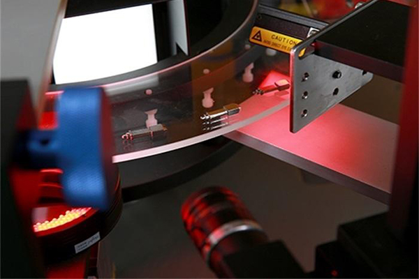 CCD視覺定位系統(tǒng)(零部件尺寸檢測應(yīng)用)插圖2 CCD視覺定位系統(tǒng)(零部件尺寸檢測應(yīng)用)-機(jī)器視覺_視覺檢測設(shè)備_3D視覺_缺陷檢測