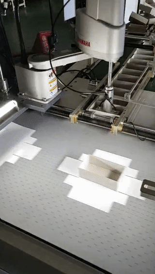 包裝行業(yè)機(jī)器視覺對(duì)位貼合系統(tǒng)應(yīng)用方案插圖2 包裝行業(yè)機(jī)器視覺對(duì)位貼合系統(tǒng)應(yīng)用方案-機(jī)器視覺_視覺檢測(cè)設(shè)備_3D視覺_缺陷檢測(cè)