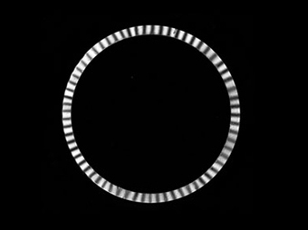 高難度機(jī)器視覺(jué)應(yīng)用(金屬/玻璃/反光/臟污檢測(cè))插圖1 高難度機(jī)器視覺(jué)應(yīng)用(金屬/玻璃/反光/臟污檢測(cè))-機(jī)器視覺(jué)_視覺(jué)檢測(cè)設(shè)備_3D視覺(jué)_缺陷檢測(cè)