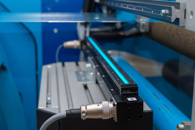 薄膜（斑點/瑕疵）視覺檢測解決方案-機器視覺_視覺檢測設備_3D視覺_缺陷檢測