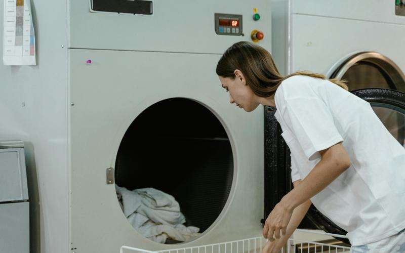 如何優(yōu)化機(jī)器視覺模型在復(fù)雜背景下的魯棒性 如何優(yōu)化機(jī)器視覺模型在復(fù)雜背景下的魯棒性